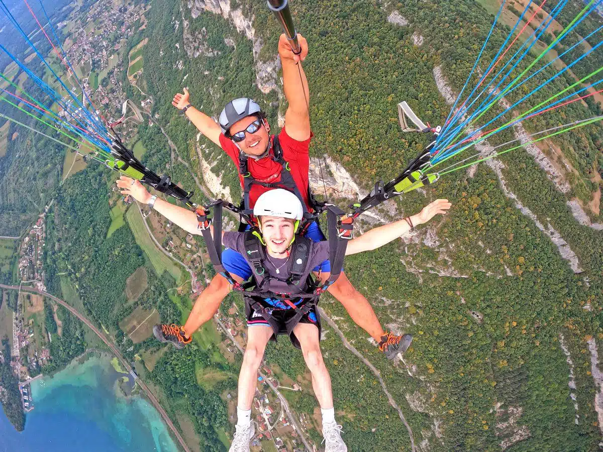 Comment découvrir le parapente au dessus du lac du Bourget ?