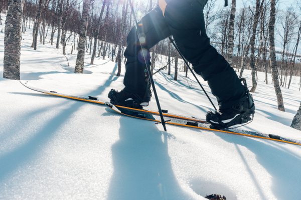 Les fixations de snowboard et splitboard : comment bien les choisir ?