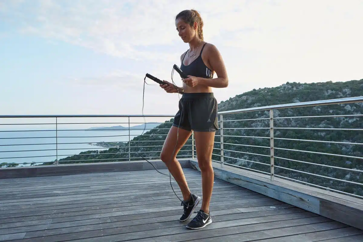 Comment remplacer l’exercice à la corde à sauter ?