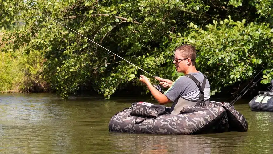 Pêcher en float tube : les meilleures techniques